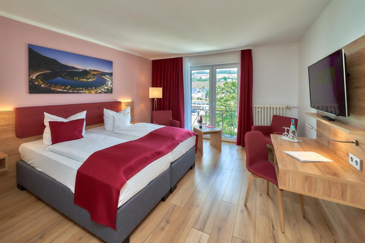 Park-Hotel Verbandsgemeinde Traben-Trarbach Buitenkant foto