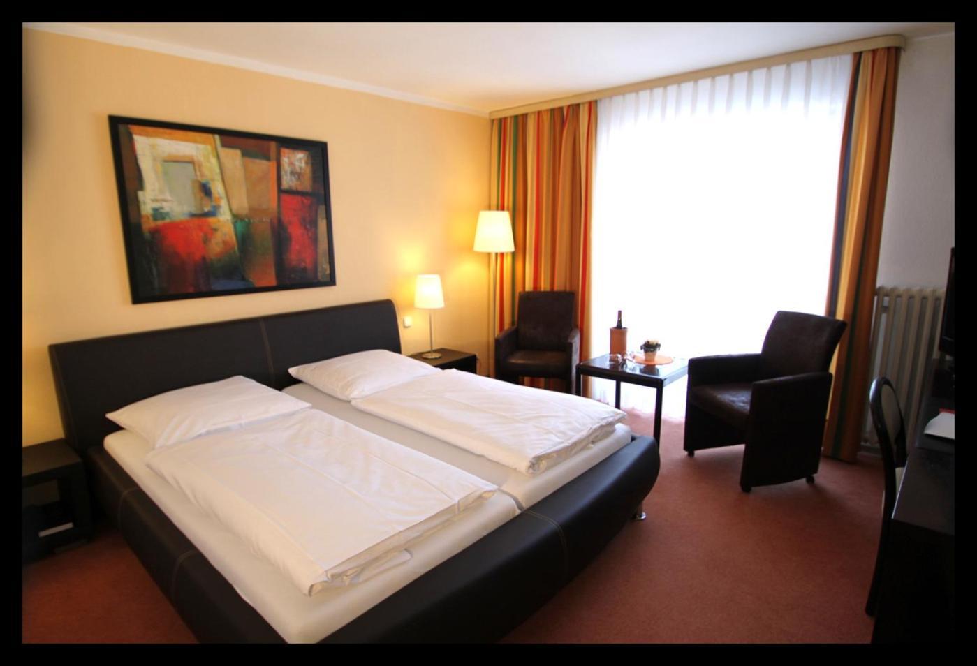 Park-Hotel Verbandsgemeinde Traben-Trarbach Buitenkant foto